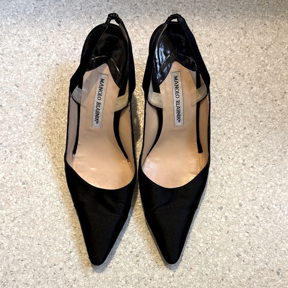Manolo Blahnik Carolyne Black Satin Slingback Pump
